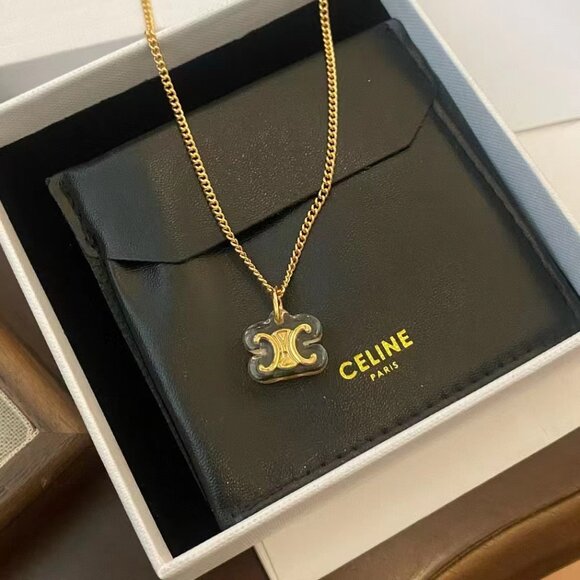 Chanel Arc de Triomphe Necklace - Picture 4 of 5